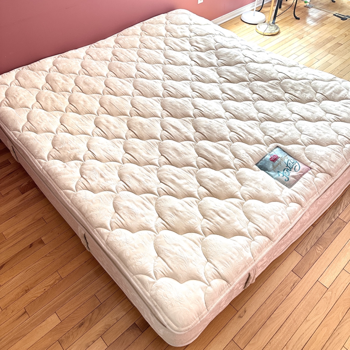 Kingsdown King Size 14” Mattress Great Condition (CAN DELIVER)