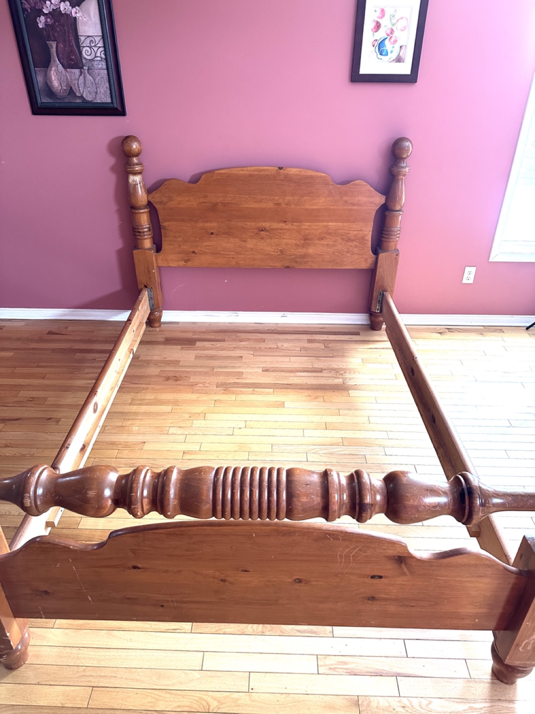 Queen Size Thick Solid Wood Bedframe (CAN DELIVER)