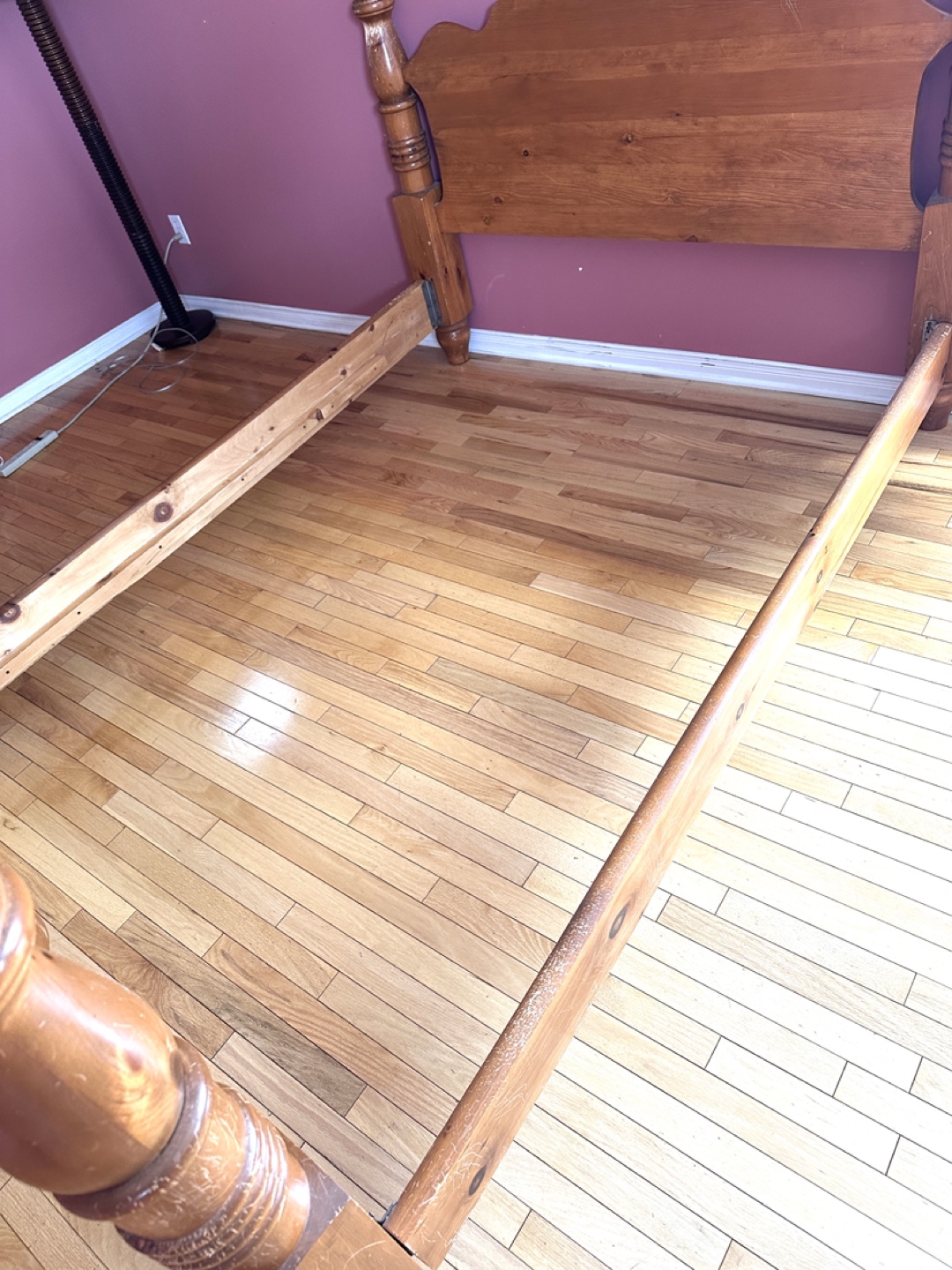 Queen Size Thick Solid Wood Bedframe (CAN DELIVER) - photo 3
