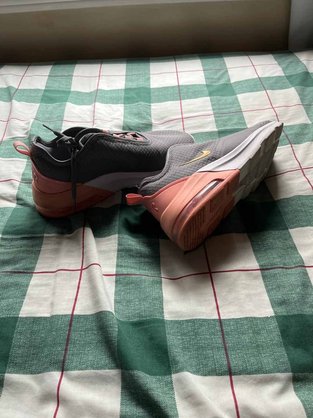 ASSORTED WOMEN SHOES image indicator(10)