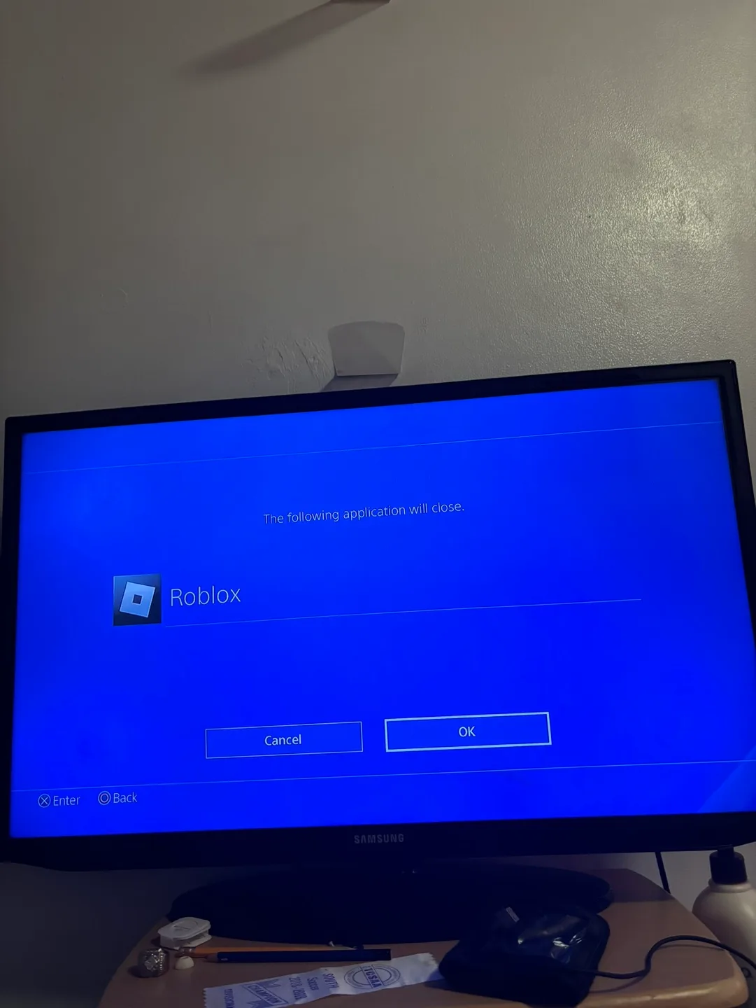 PS4 Gaming Bundle: Console, Controllers & Headset image indicator(4)