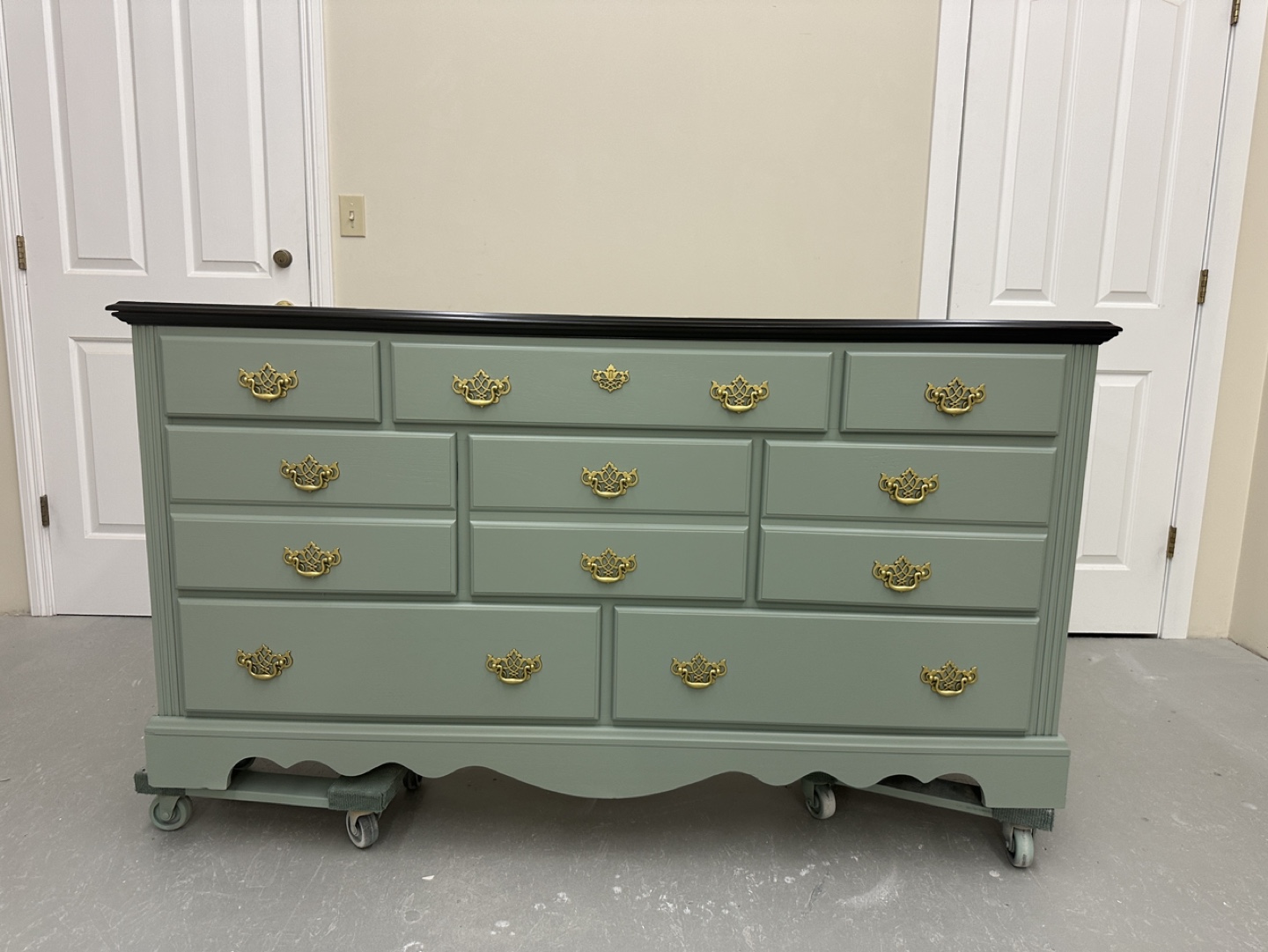 Dresser - photo 2