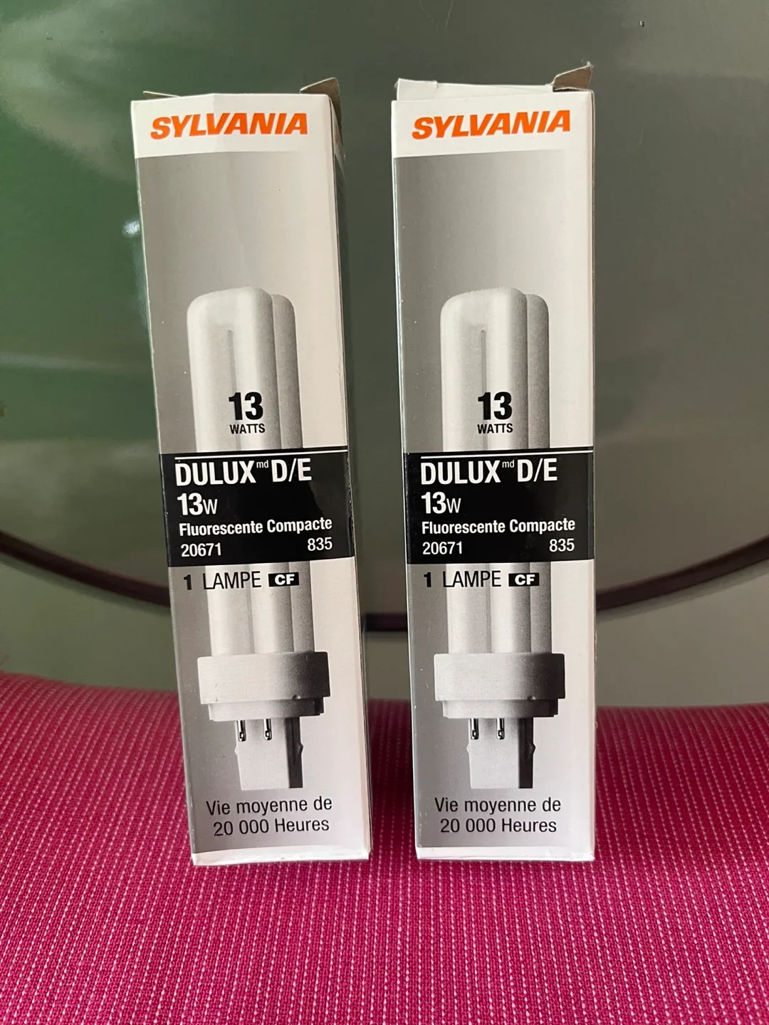 Two New Sylvania Dulux D/E 13W Compact Fluorescent Bulbs image indicator(3)