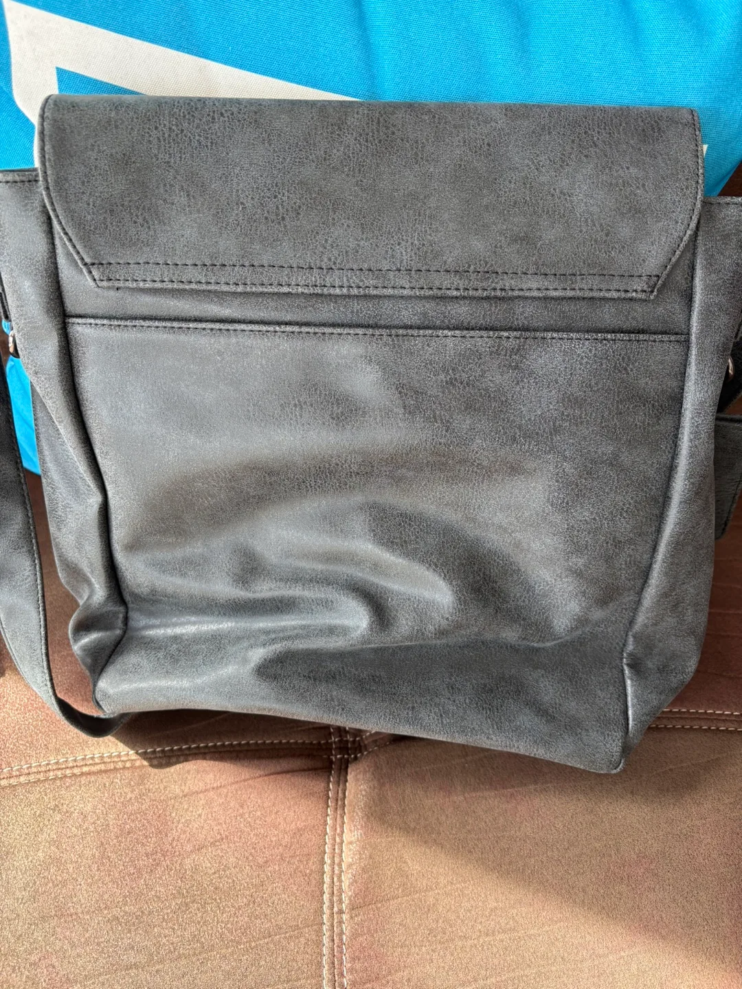 Arbonne Cross Bag image indicator(2)