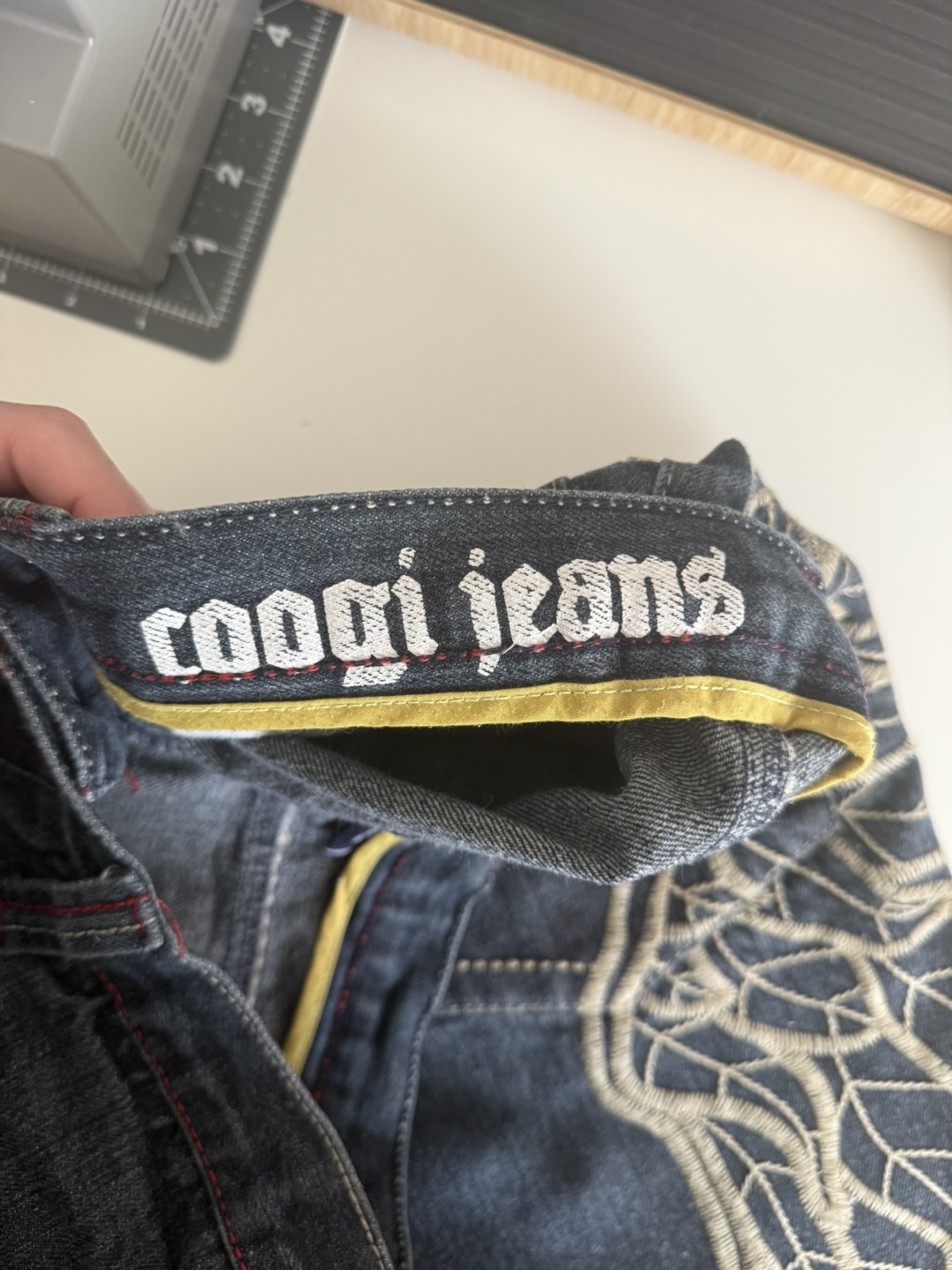 Vintage COOGI Jeans - Embroidered Wing Detail - photo 3