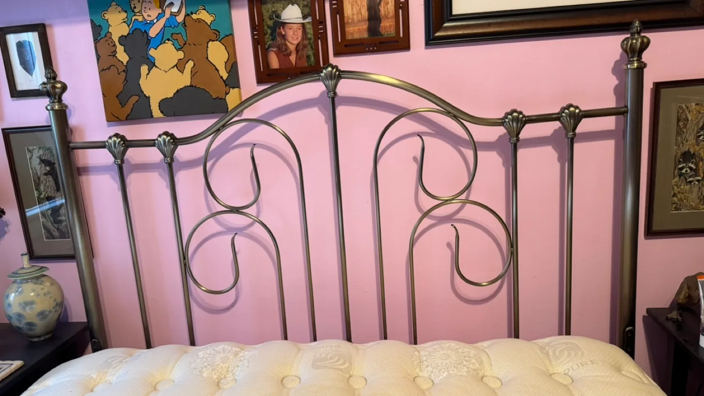 Double Size Mattress and Brass Frame image indicator(4)