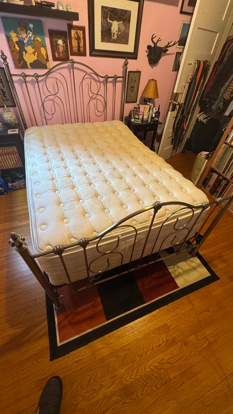 Double Size Mattress and Brass Frame image indicator(2)