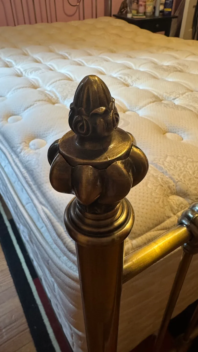 Double Size Mattress and Brass Frame image indicator(3)