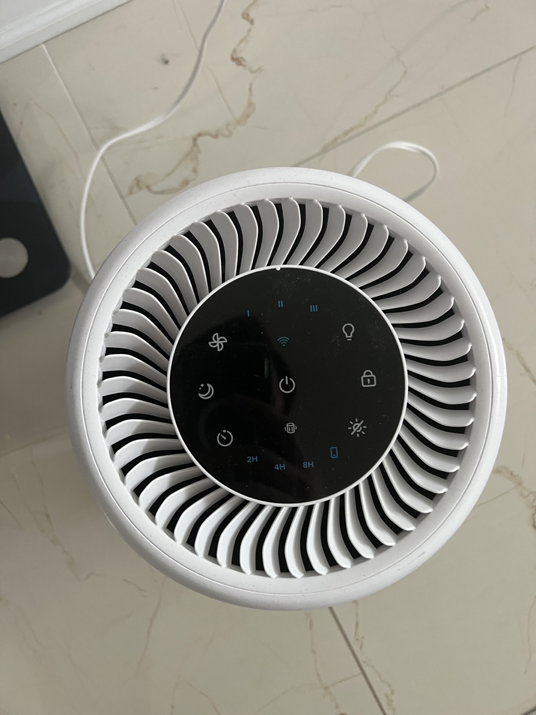 Lévoit Air Purifier - photo 2