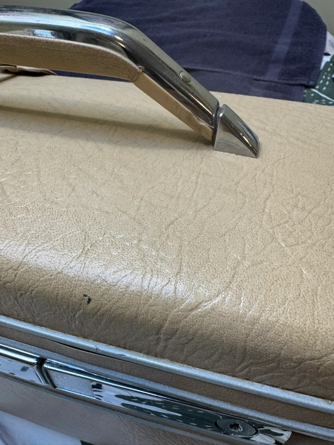 Vintage Samsonite Silhouette II Cosmetic Case image indicator(10)