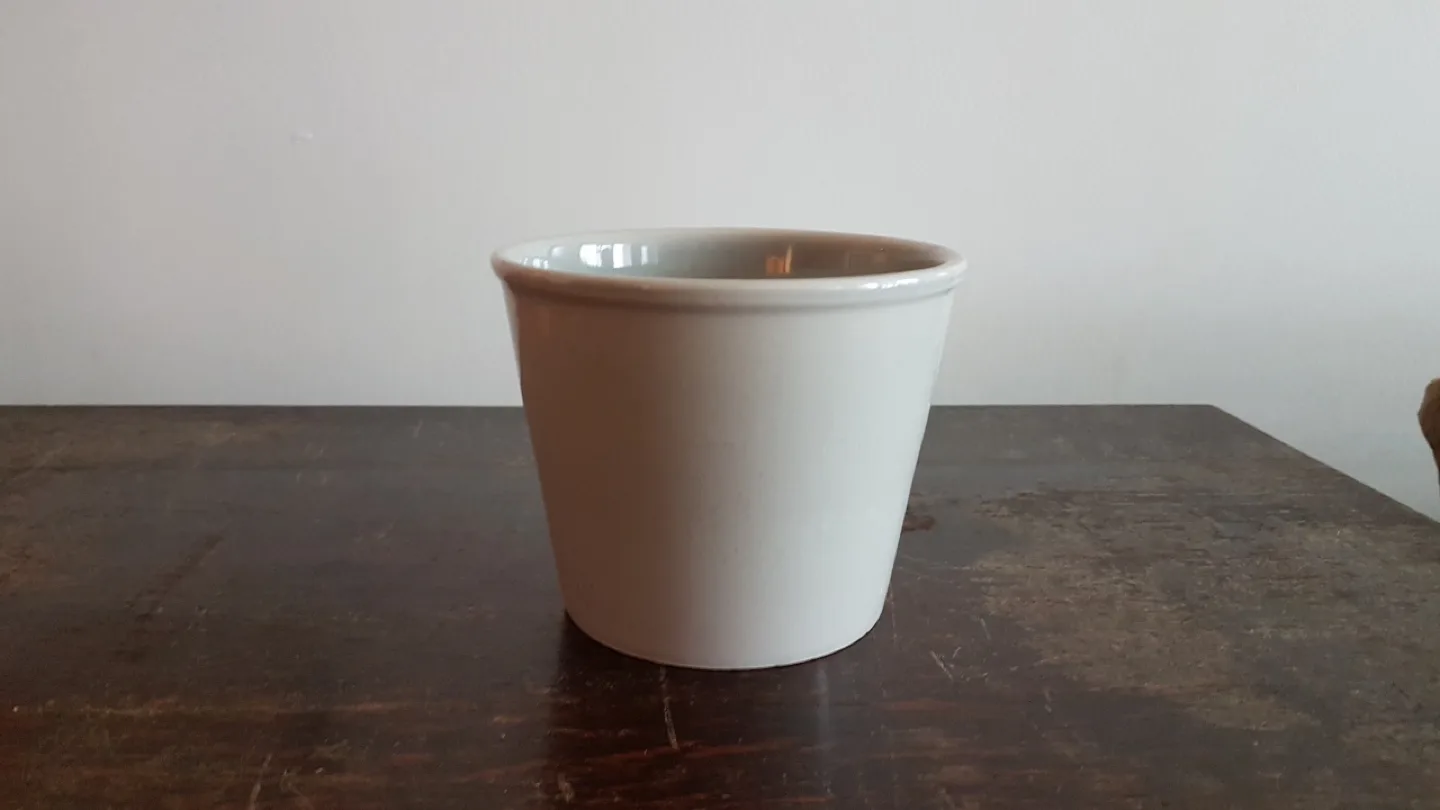 Set of three vintage ceramic pots image indicator(2)