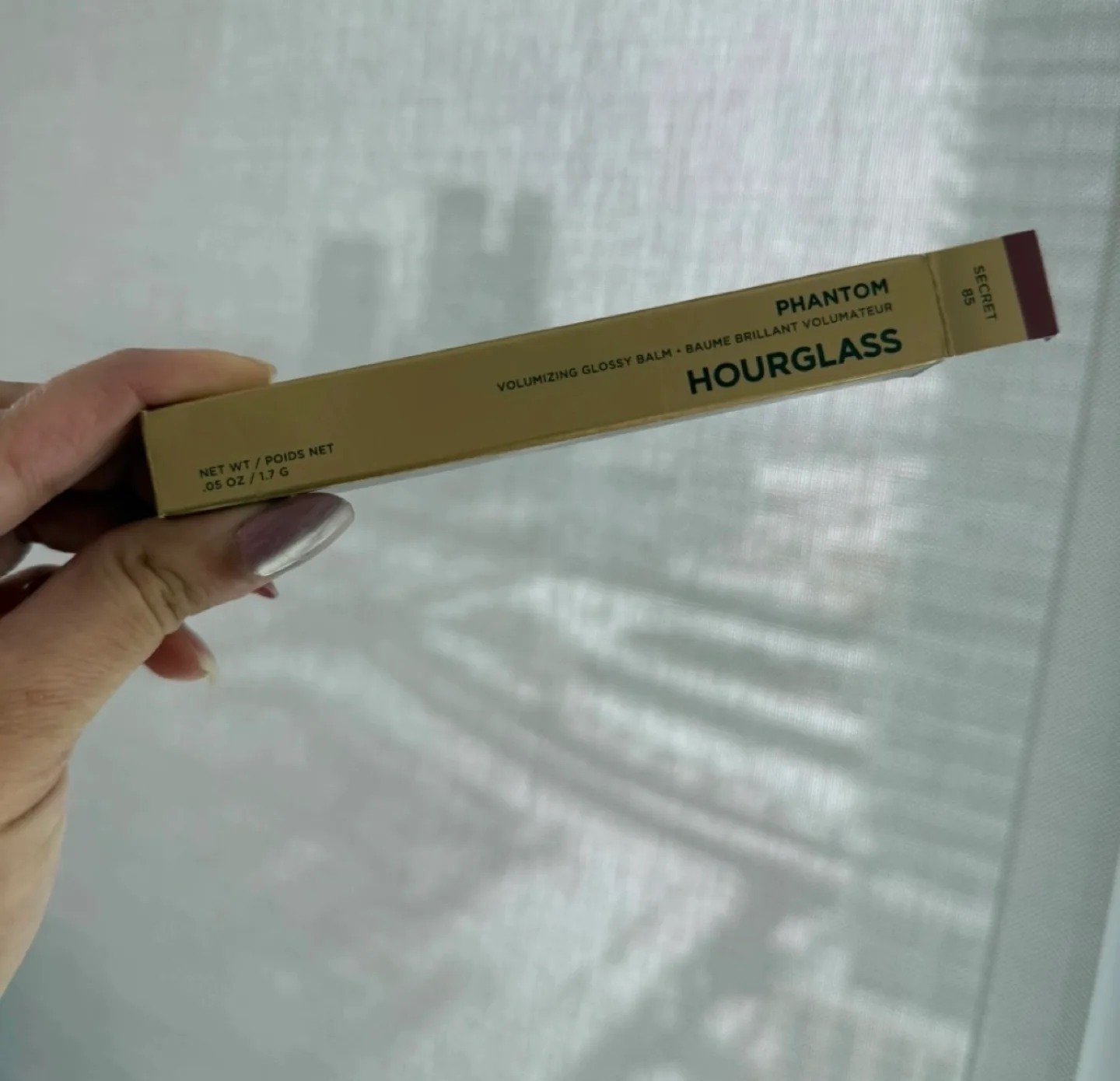 Hourglass Phantom Volumizing Glossy Lip Balm - Secret 85 image indicator(3)