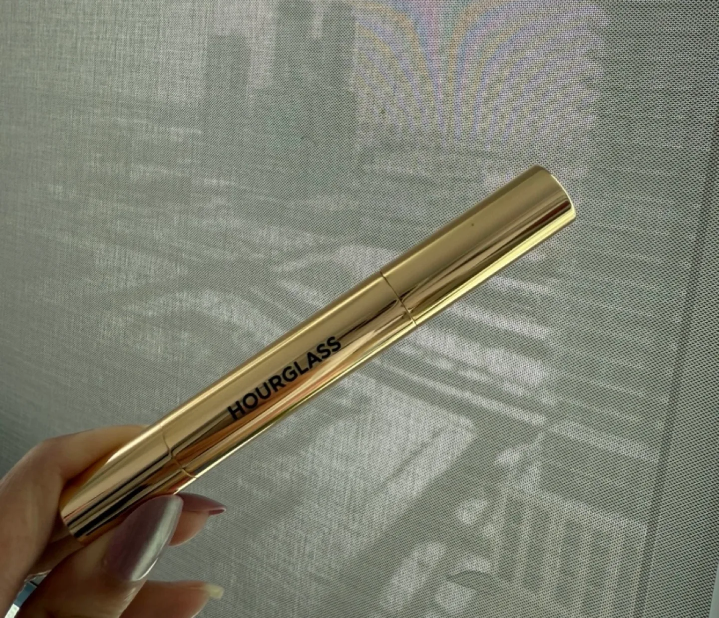 Hourglass Phantom Volumizing Glossy Lip Balm - Secret 85 image indicator(4)