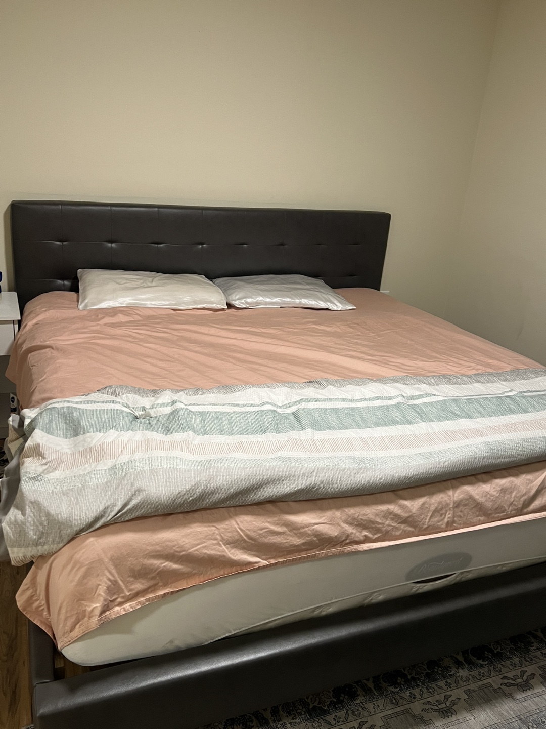 King Sealy Posturepedic mattress