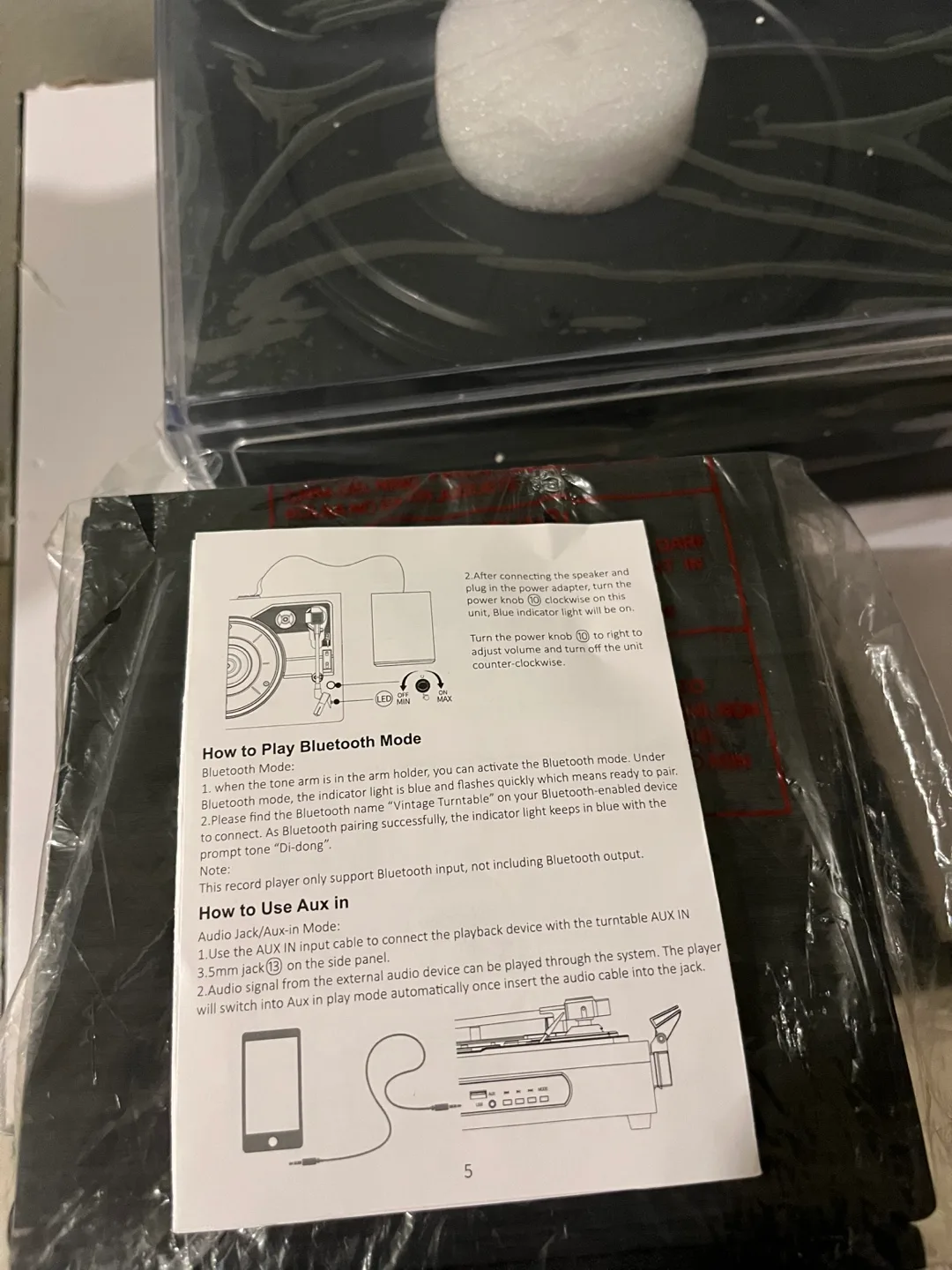 Brand New Record player with speakers and Bluetooth image indicator(4)