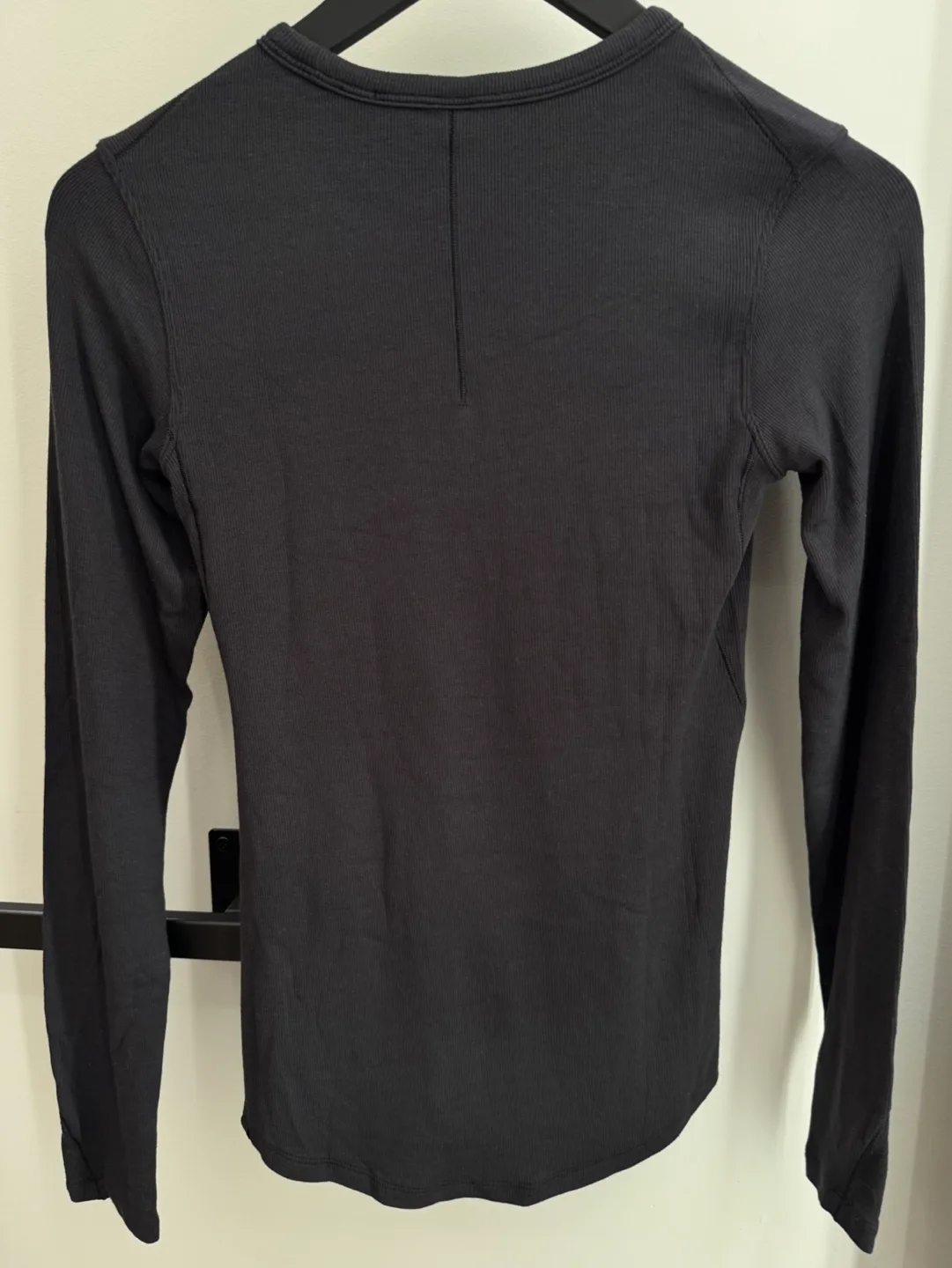 NEW WITH TAG Lululemon “hold tight” longsleeve size 2 image indicator(3)