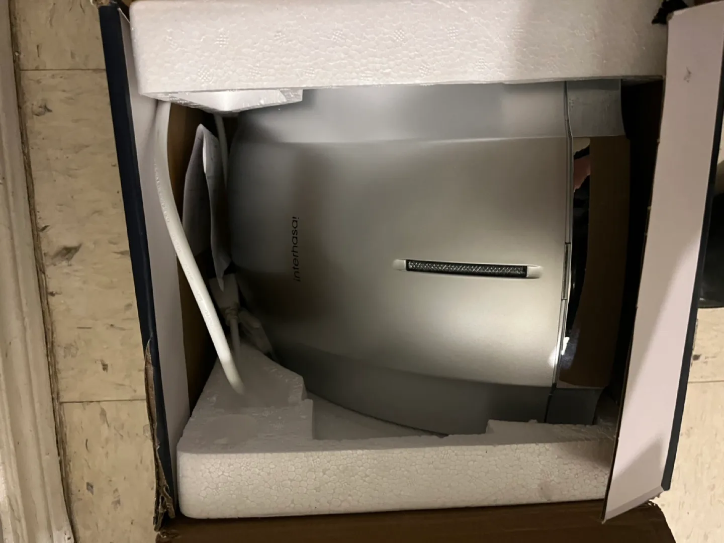 Brand New Electric Hand Dryer with hot or cold setting image indicator(2)