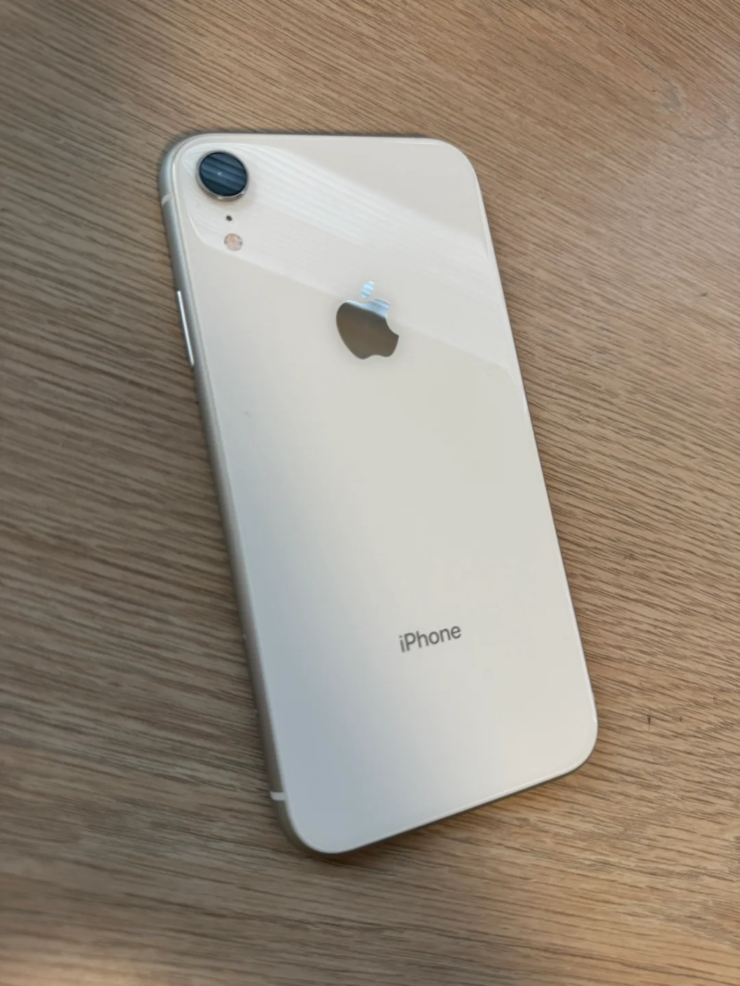 iPhone XR 64GB, Unlocked, 98% Battery Health image indicator(4)