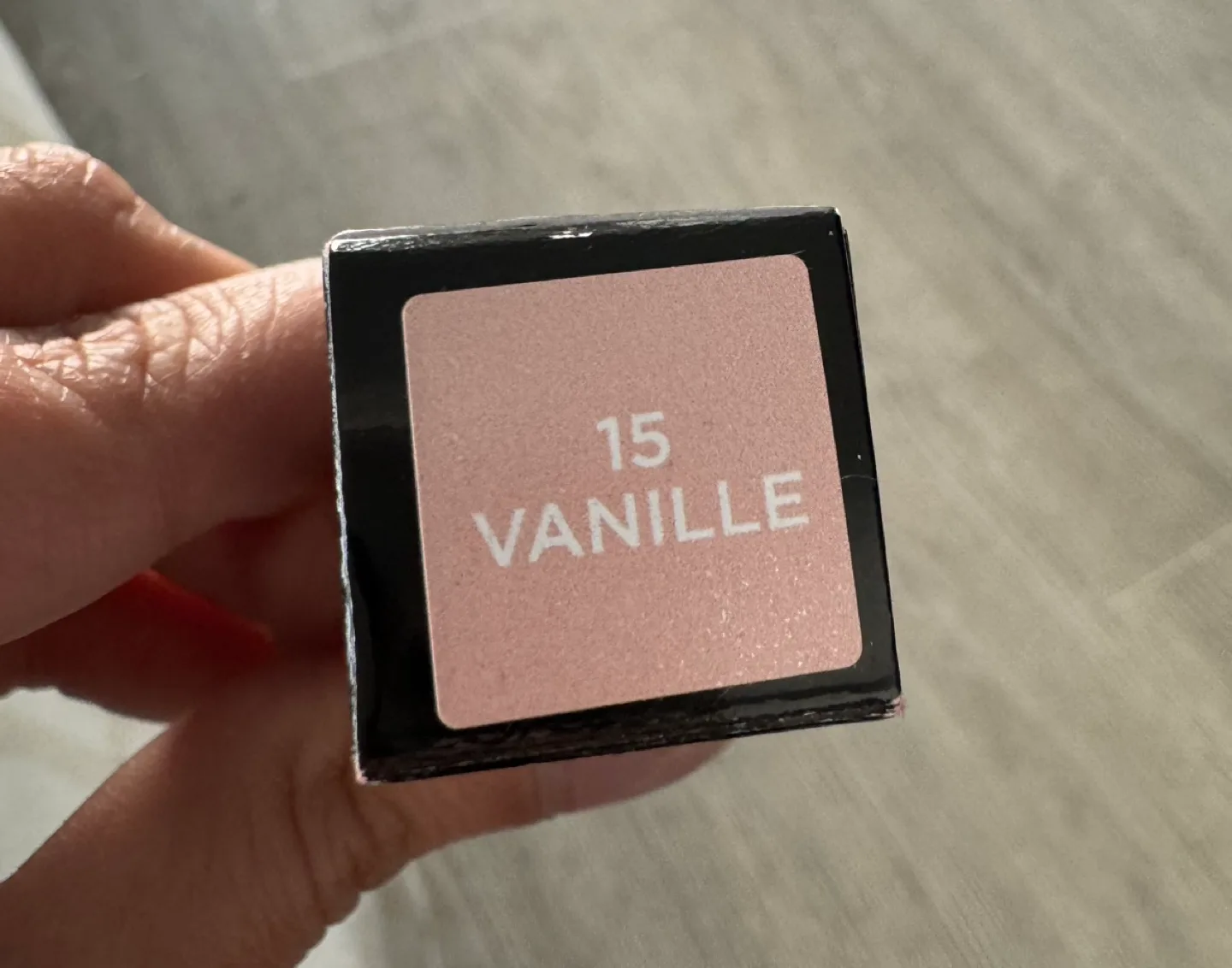 Laura Mercier Lip Glacé in Vanille #15 image indicator(5)