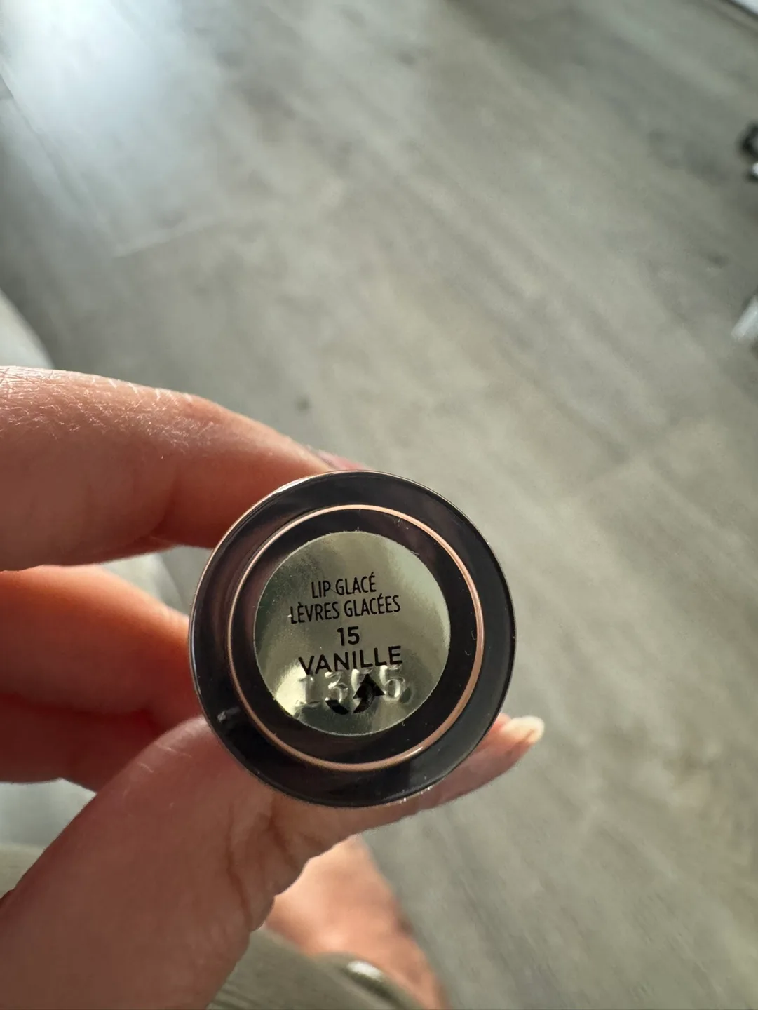 Laura Mercier Lip Glacé in Vanille #15 image indicator(6)