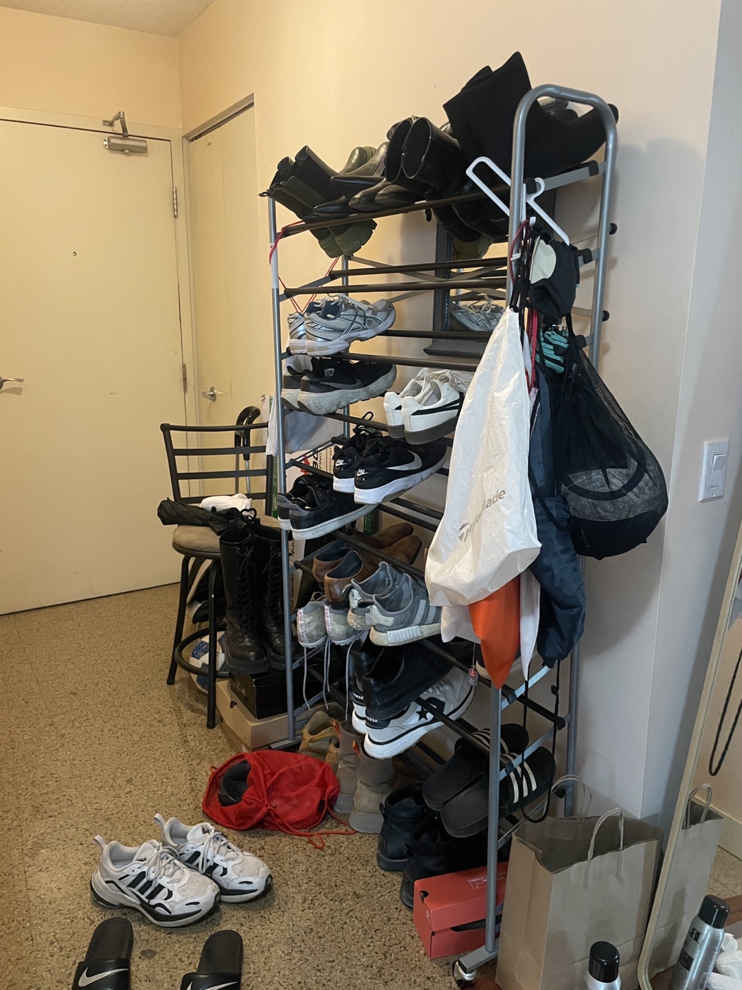 Multi-tier shoe rack