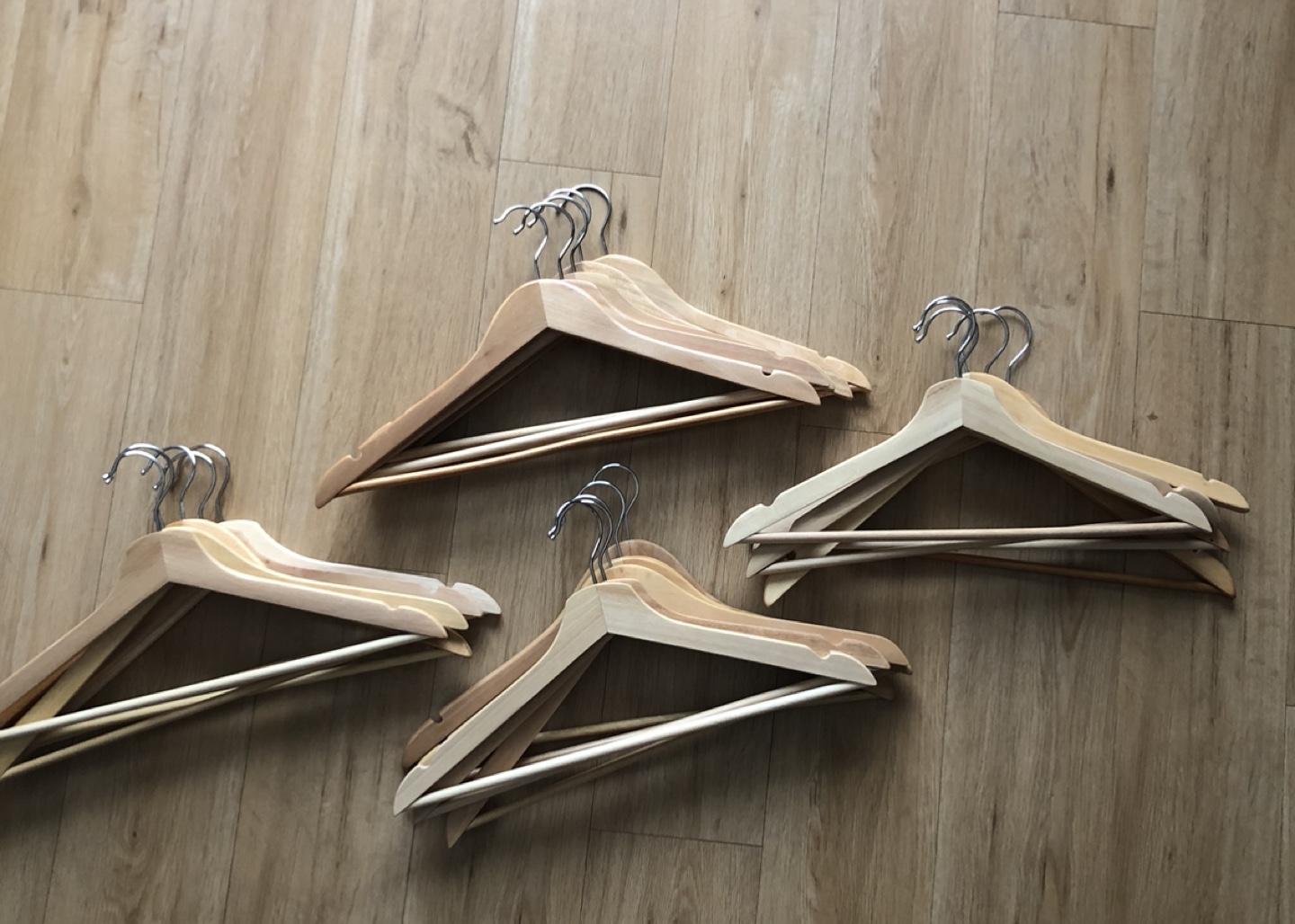 Wooden Clothes Hangers - Bulk Lot 22pcs - photo 2
