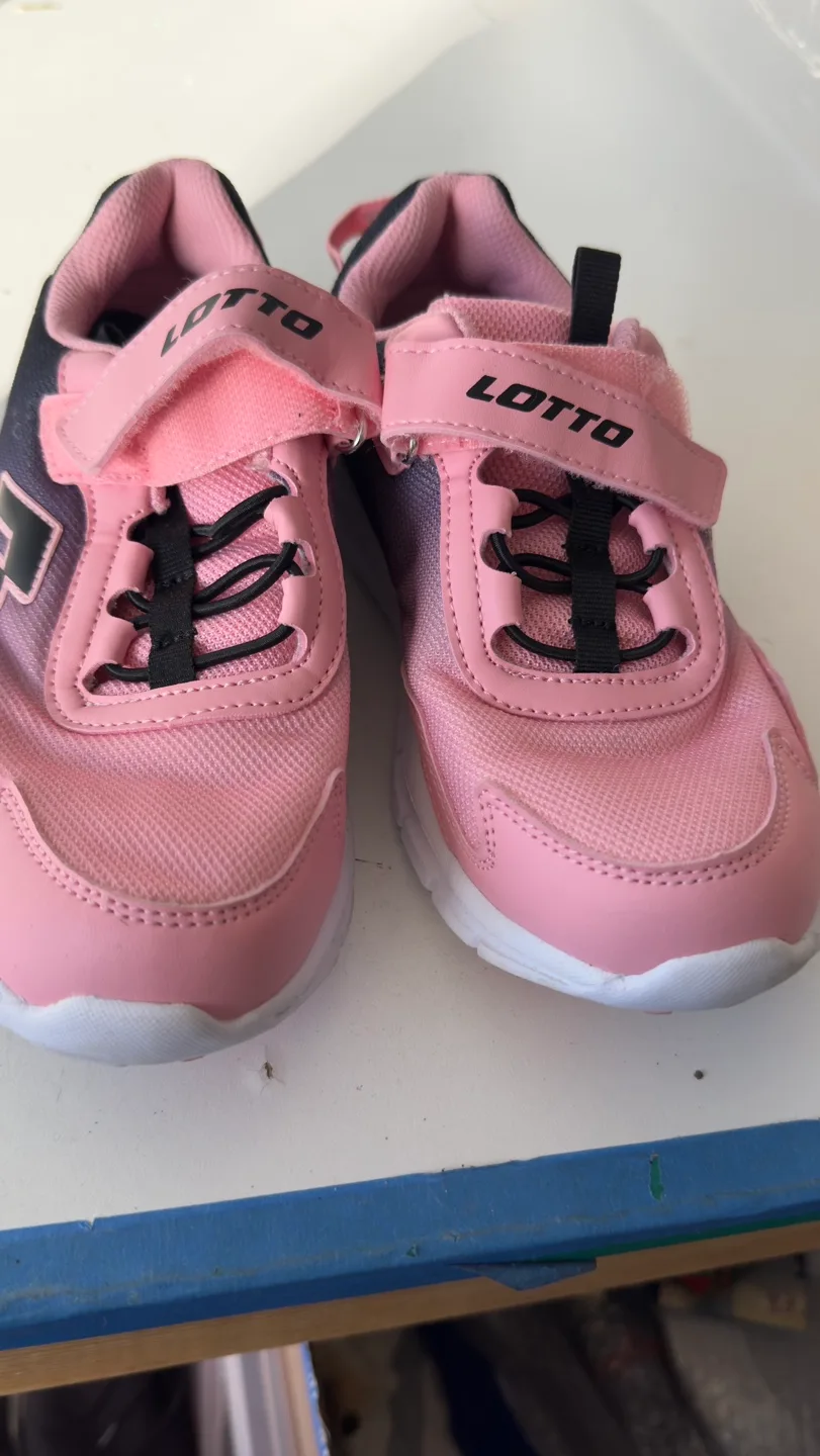 Lotto Kids Pink Running Shoes Size 1 image indicator(2)