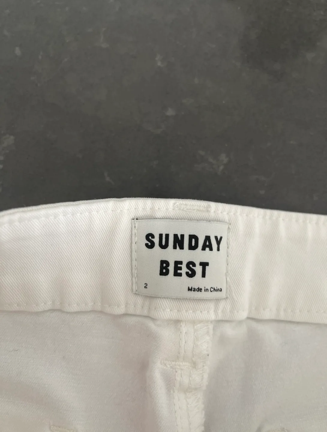 Aritzia Sunday Best White Trousers - Size 2 image indicator(4)