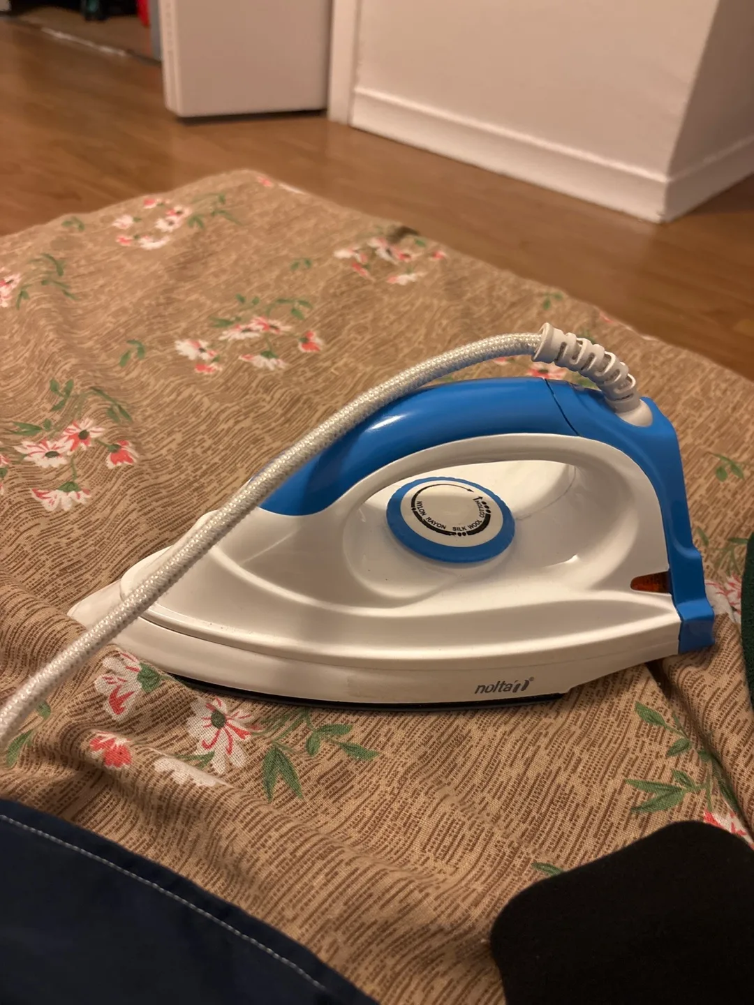Noltai Travel Iron thumbnail
