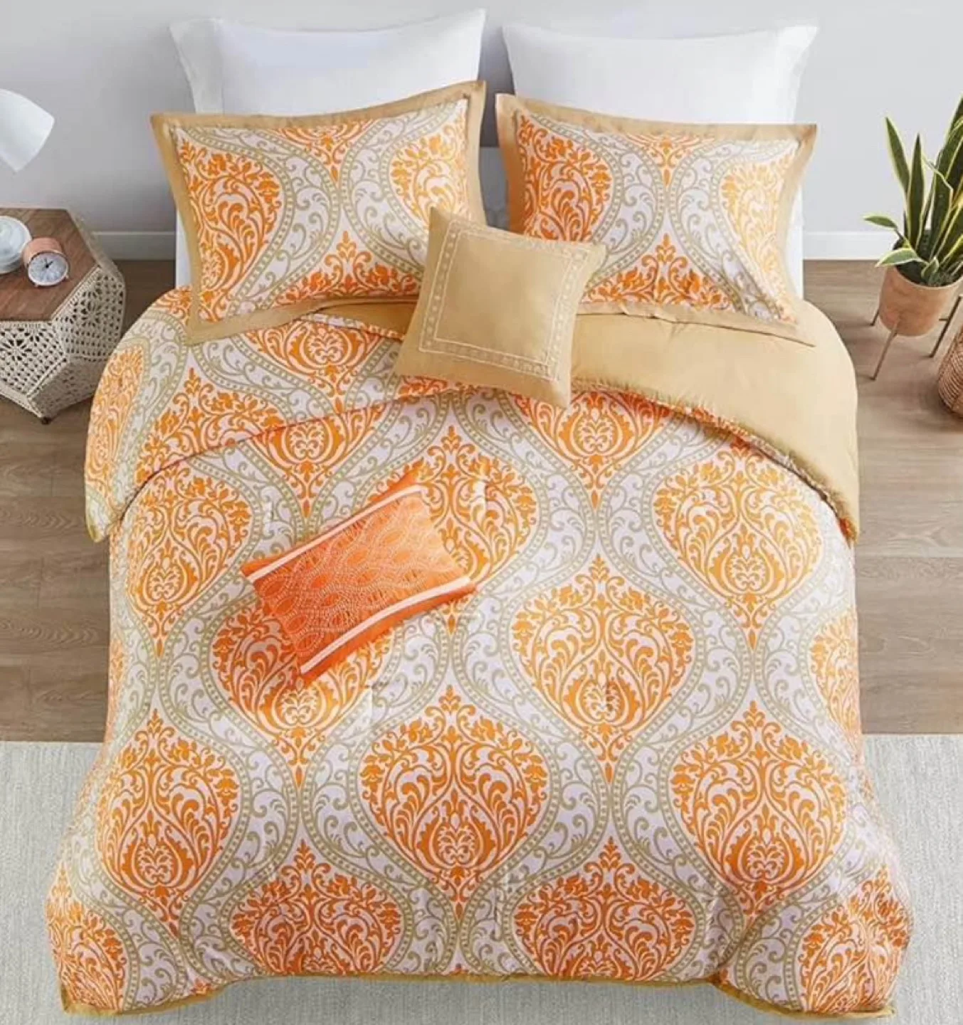 5 Piece Comforter Set - Full Size, Like New image indicator(3)