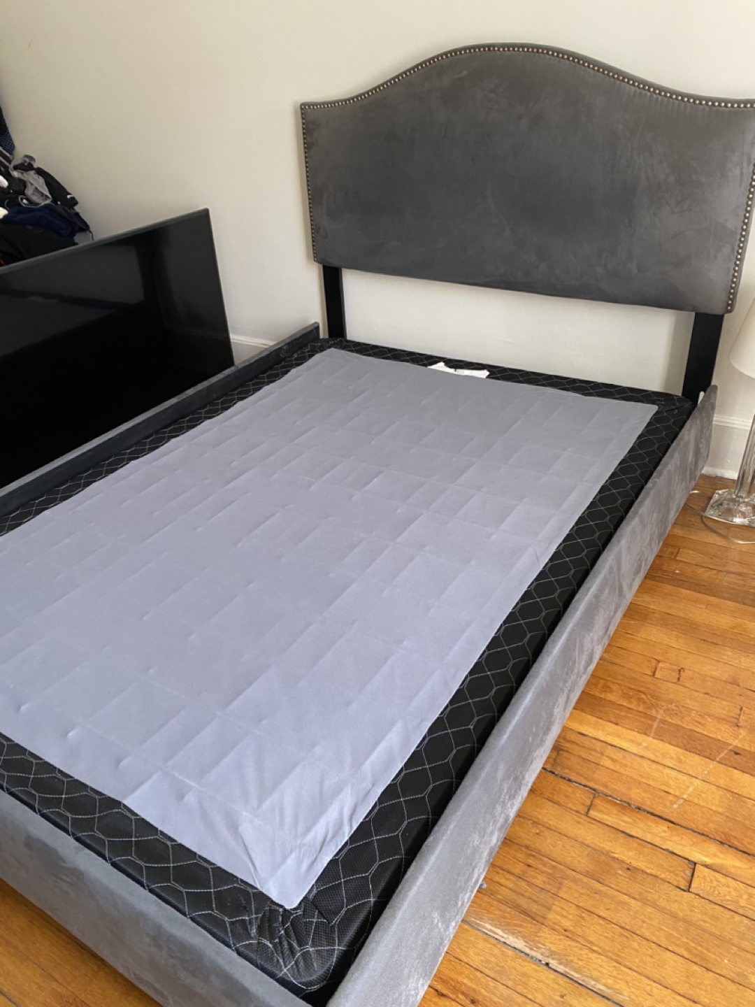 Moving Out Sale! Gray Upholstered Full size bed - photo 2