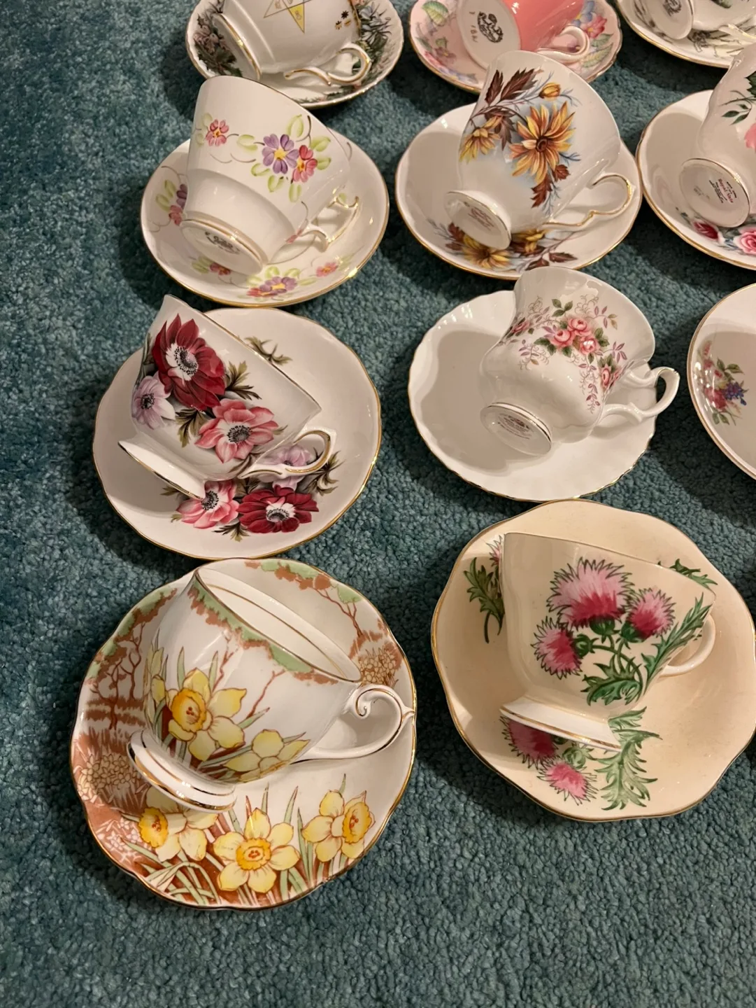 Assorted of Vintage Teacups and Saucers image indicator(2)