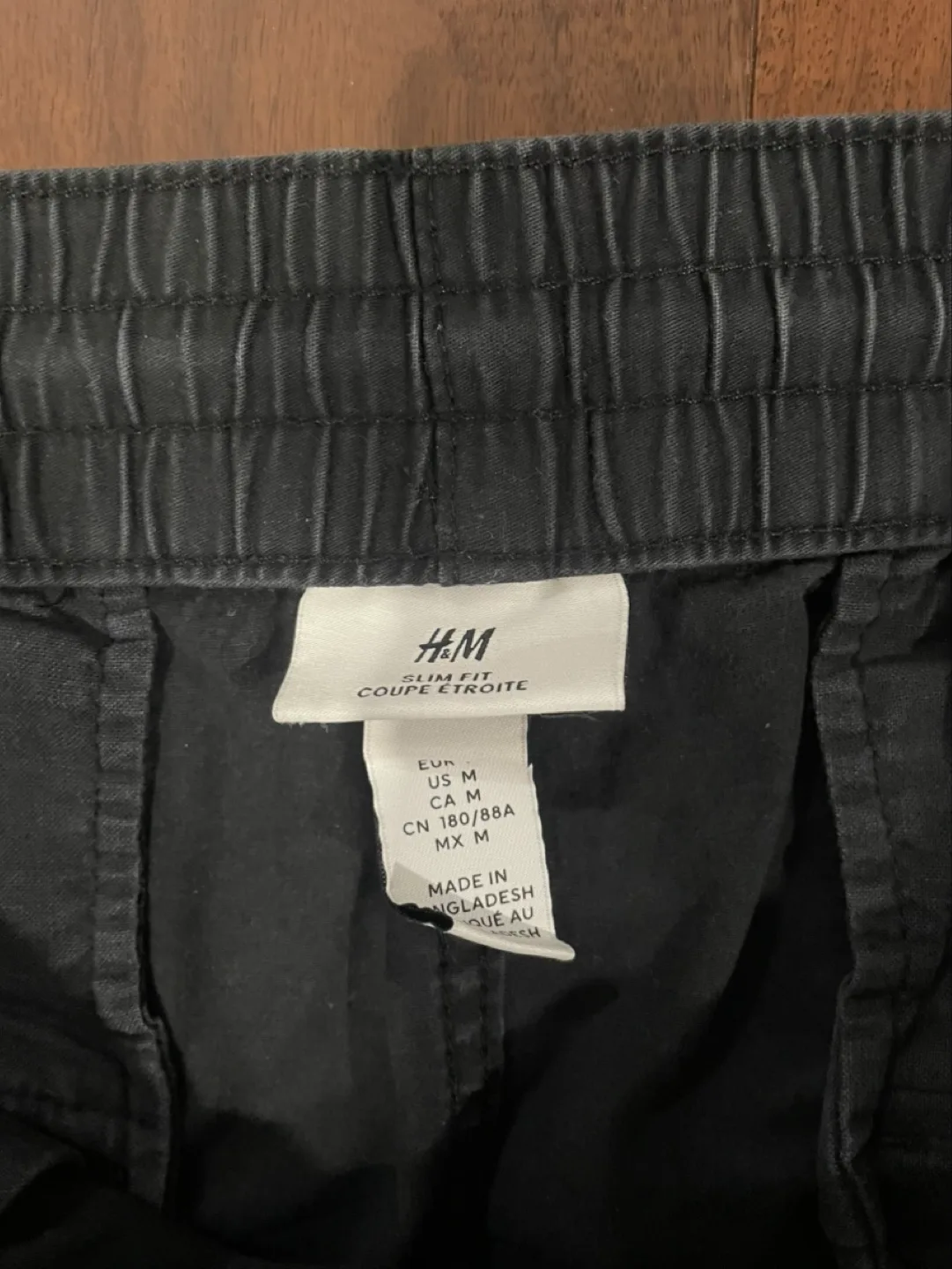 H&M Men's Slim Fit Black Cargo Pants - Size Medium image indicator(3)