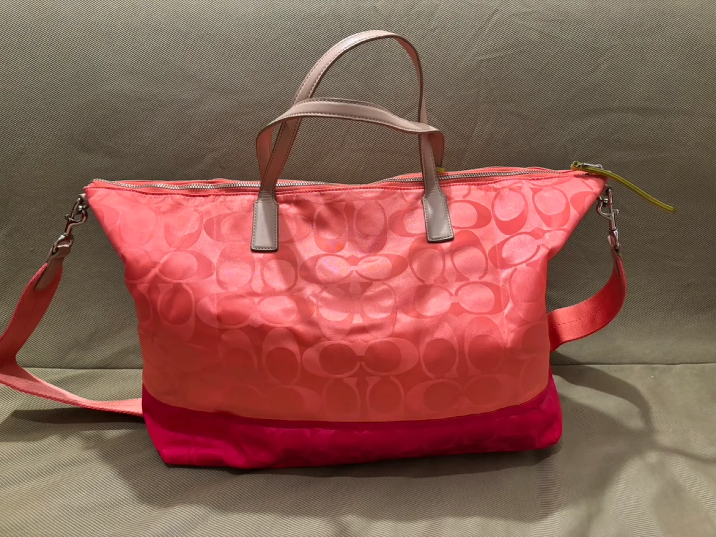 Coach signature color-block nylon tote image indicator(2)