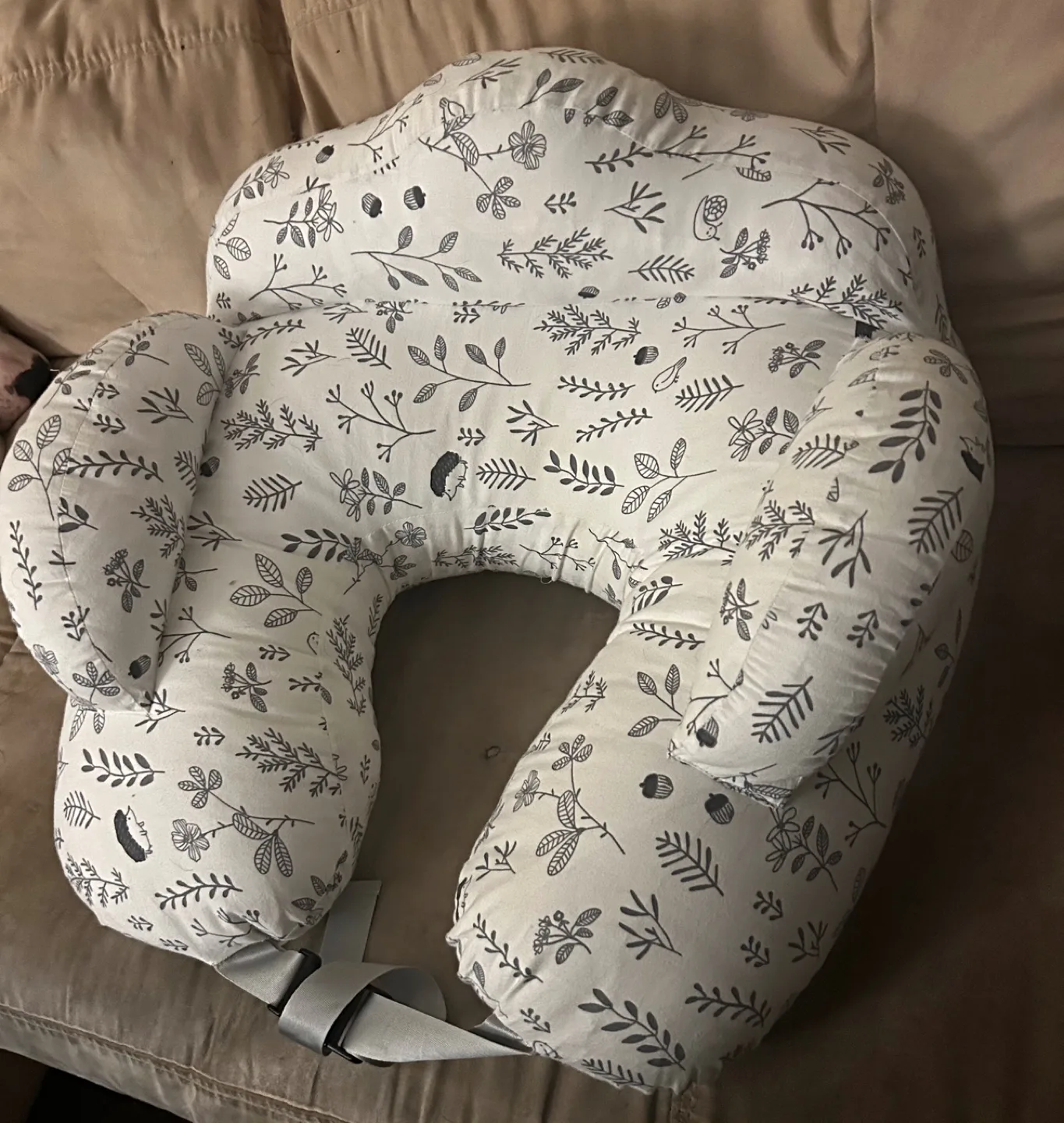 Boppy Nursing Pillow - Floral Print image indicator(2)