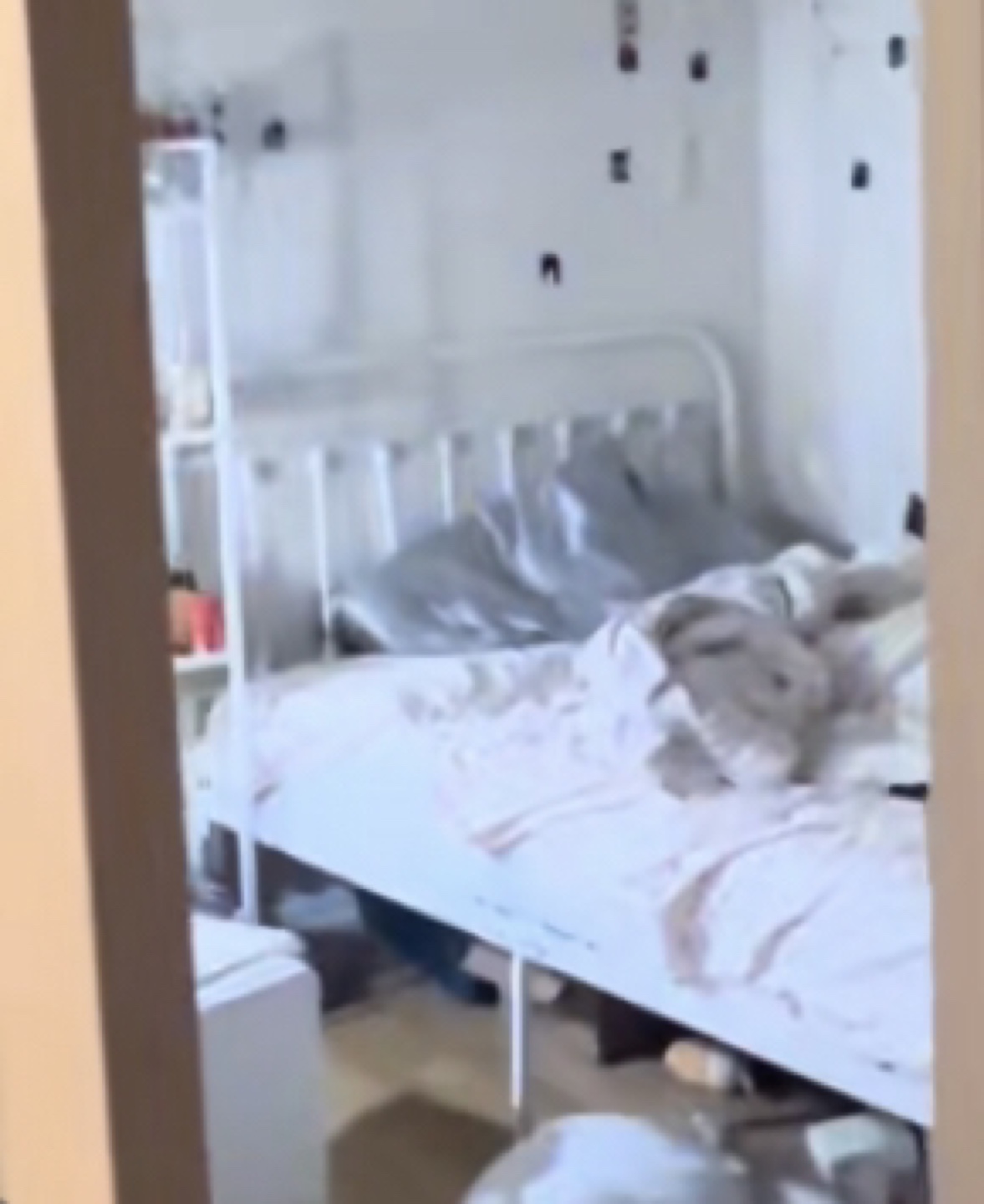 White Metal double Size Bed Frame - photo 3