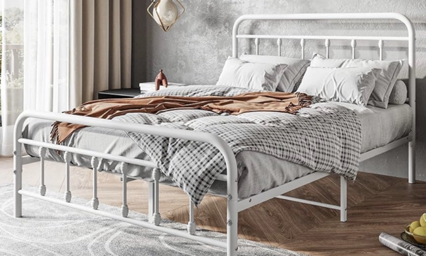 White Metal double Size Bed Frame - photo 2
