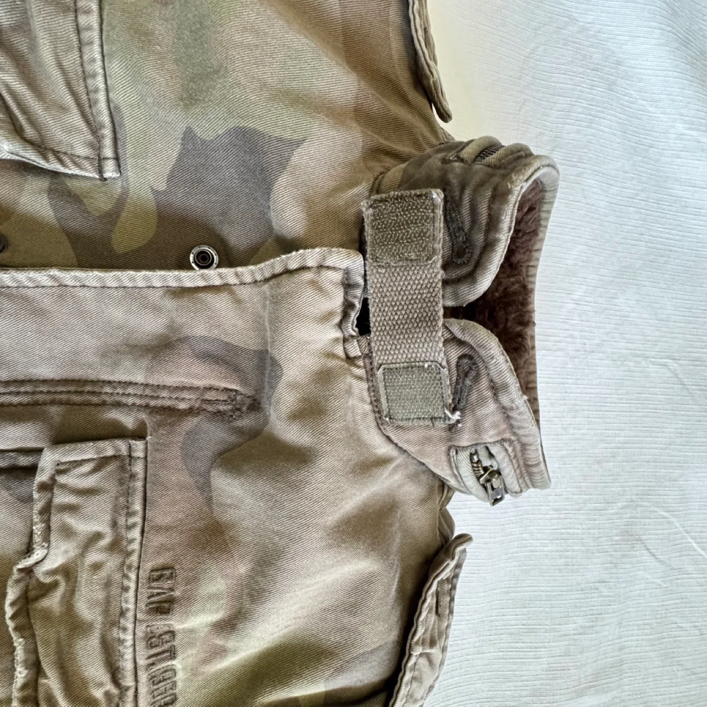 Gap Kids Camo Jacket Size 8 image indicator(5)