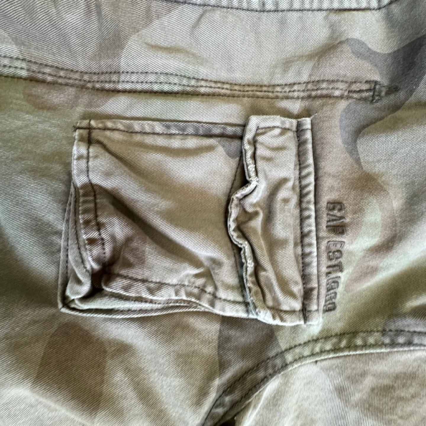 Gap Kids Camo Jacket Size 8 image indicator(7)