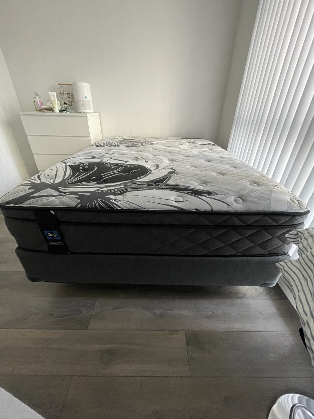Sealy Posturepedic Queen Mattress