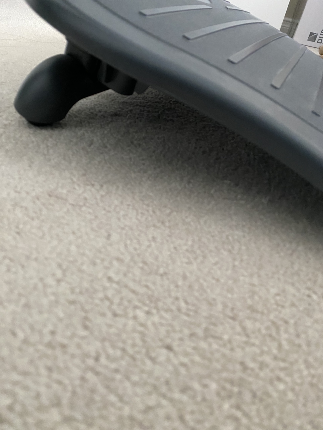 Kensington Ergo Desktop Footrest - photo 4