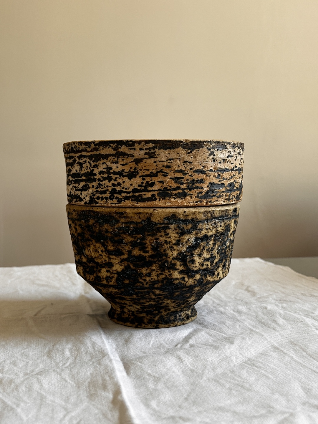Set of Two Mid-Century Modern Ceramic Bowls - photo 2