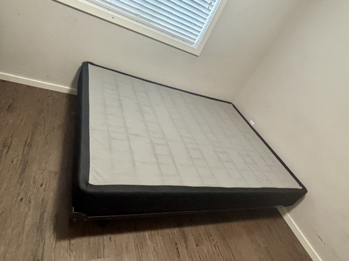 Queen Box Spring with metal frame - photo 2