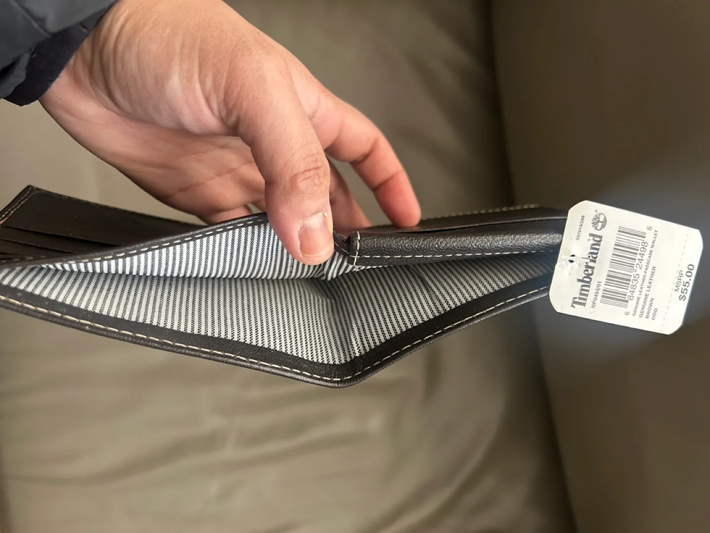 BNWT Timberland Genuine Leather Passcase Wallet - Brown image indicator(5)