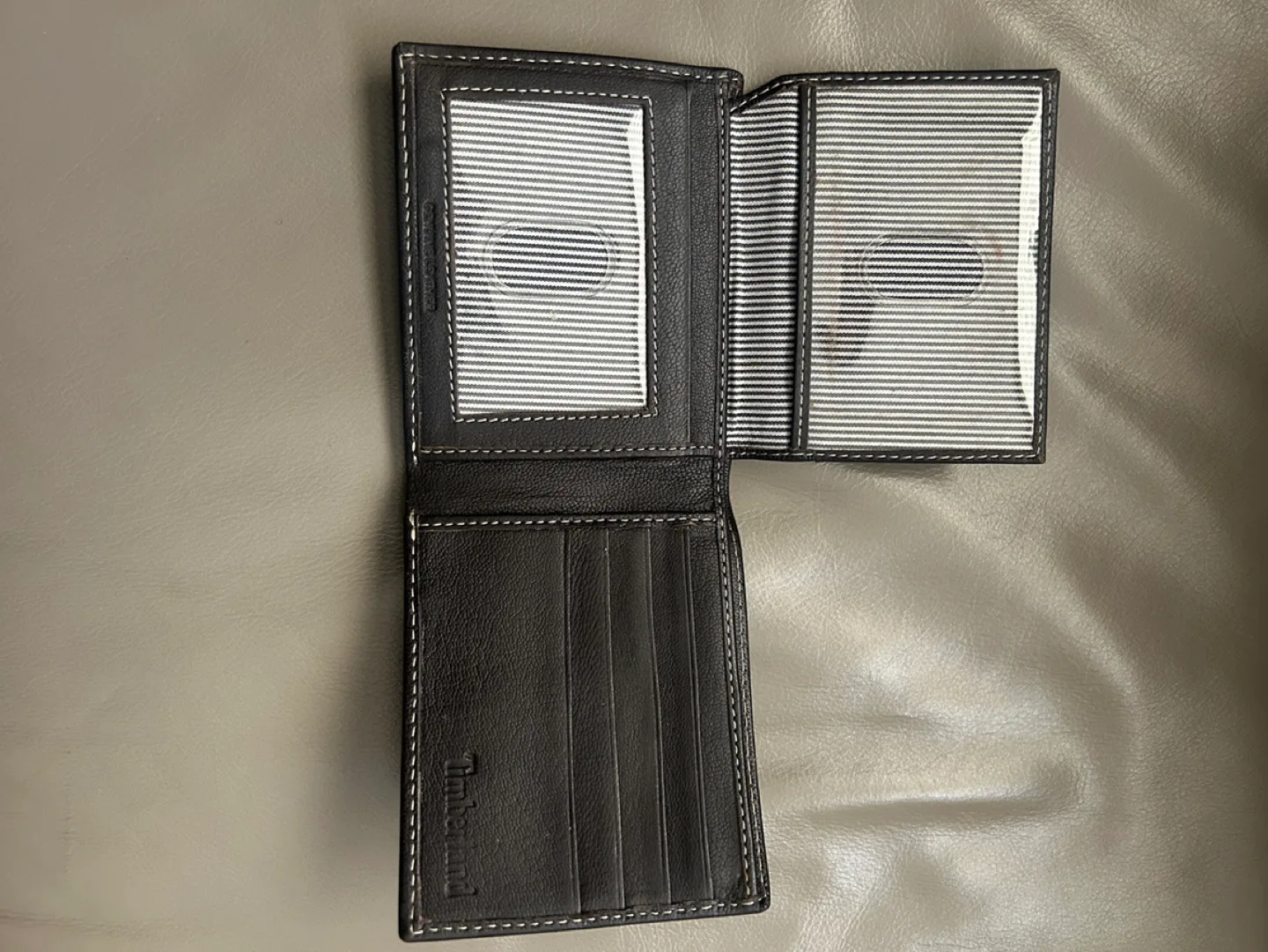 BNWT Timberland Genuine Leather Passcase Wallet - Brown image indicator(3)