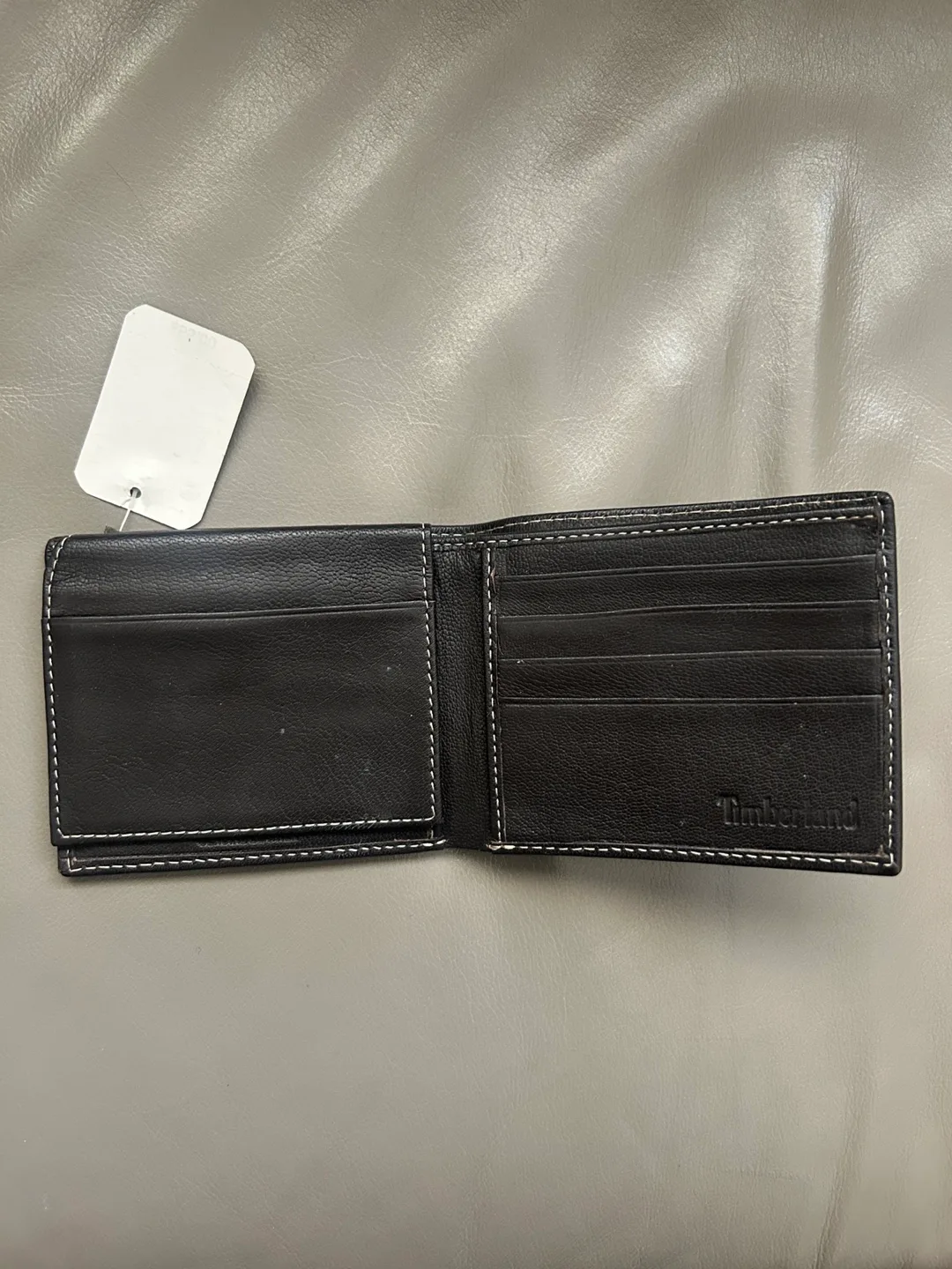 BNWT Timberland Genuine Leather Passcase Wallet - Brown image indicator(4)