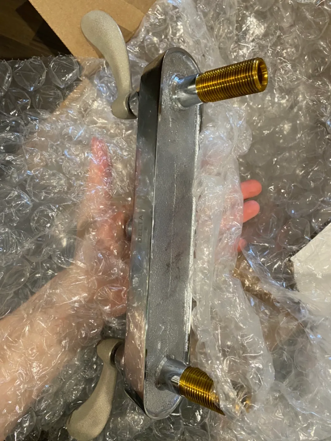 Delta 26C3944-CV Two-Handle 8" Deck Mount Faucet image indicator(4)