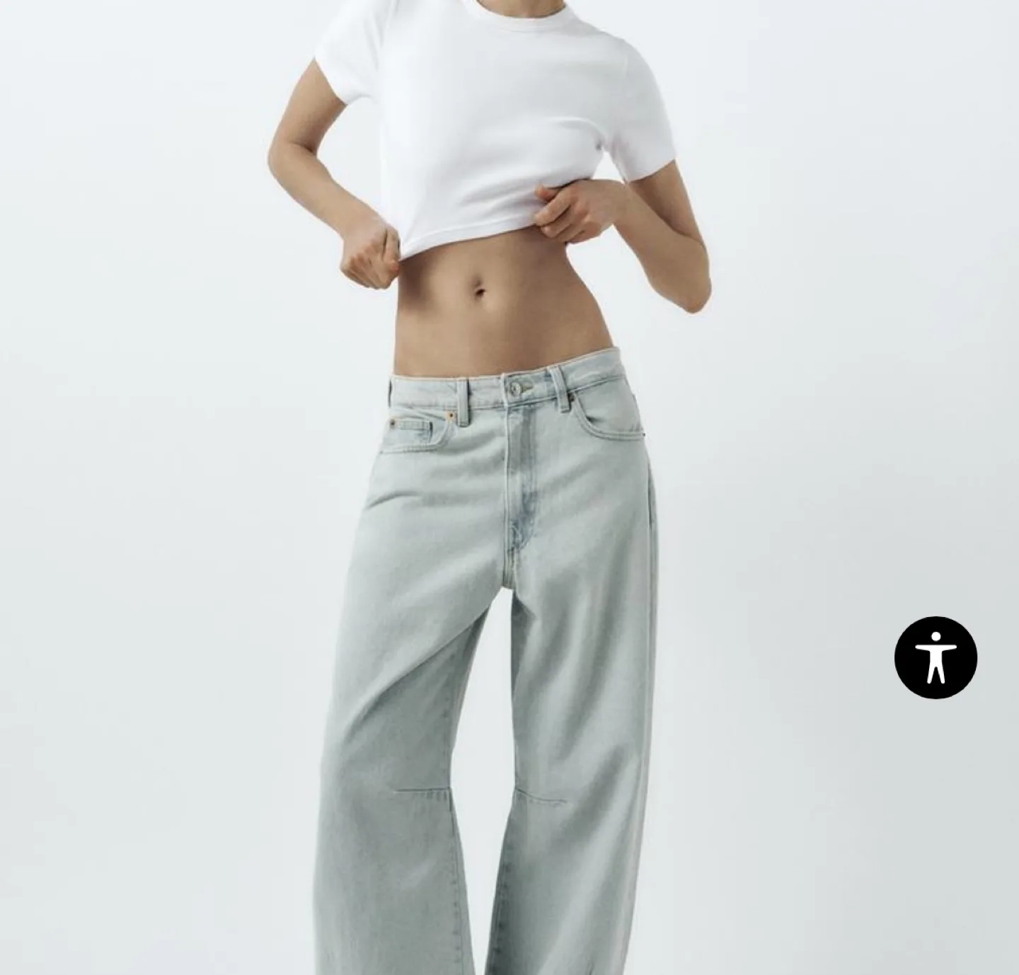 Zara Light Wash Wide Leg Jeans (Mid-rise) thumbnail