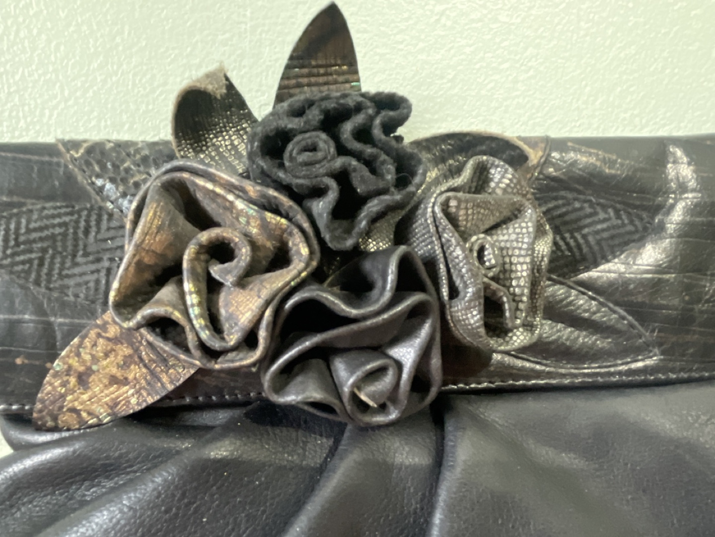 Unique Vintage Leather Clutch with Floral Detail - photo 4