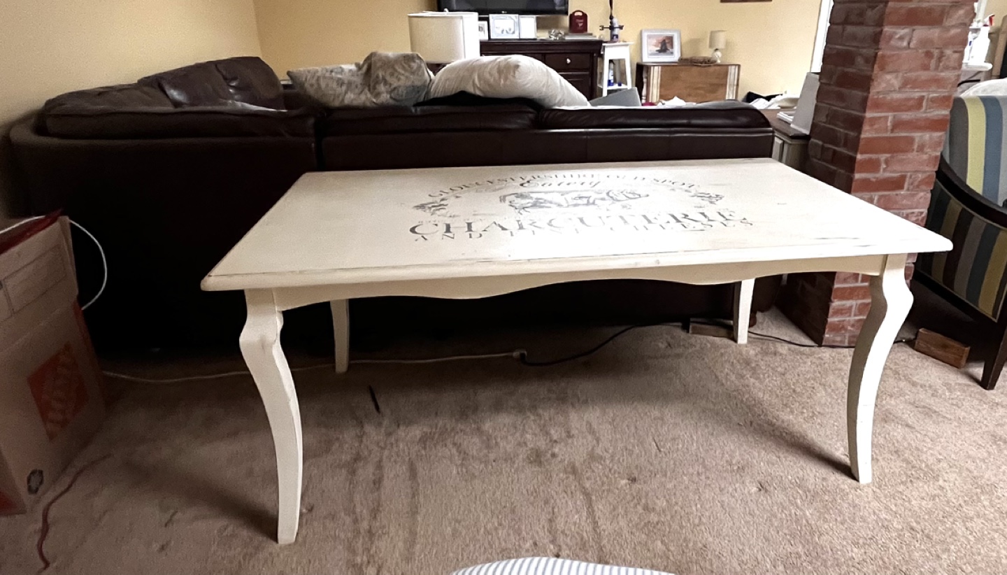 Charming Farmhouse Style Table